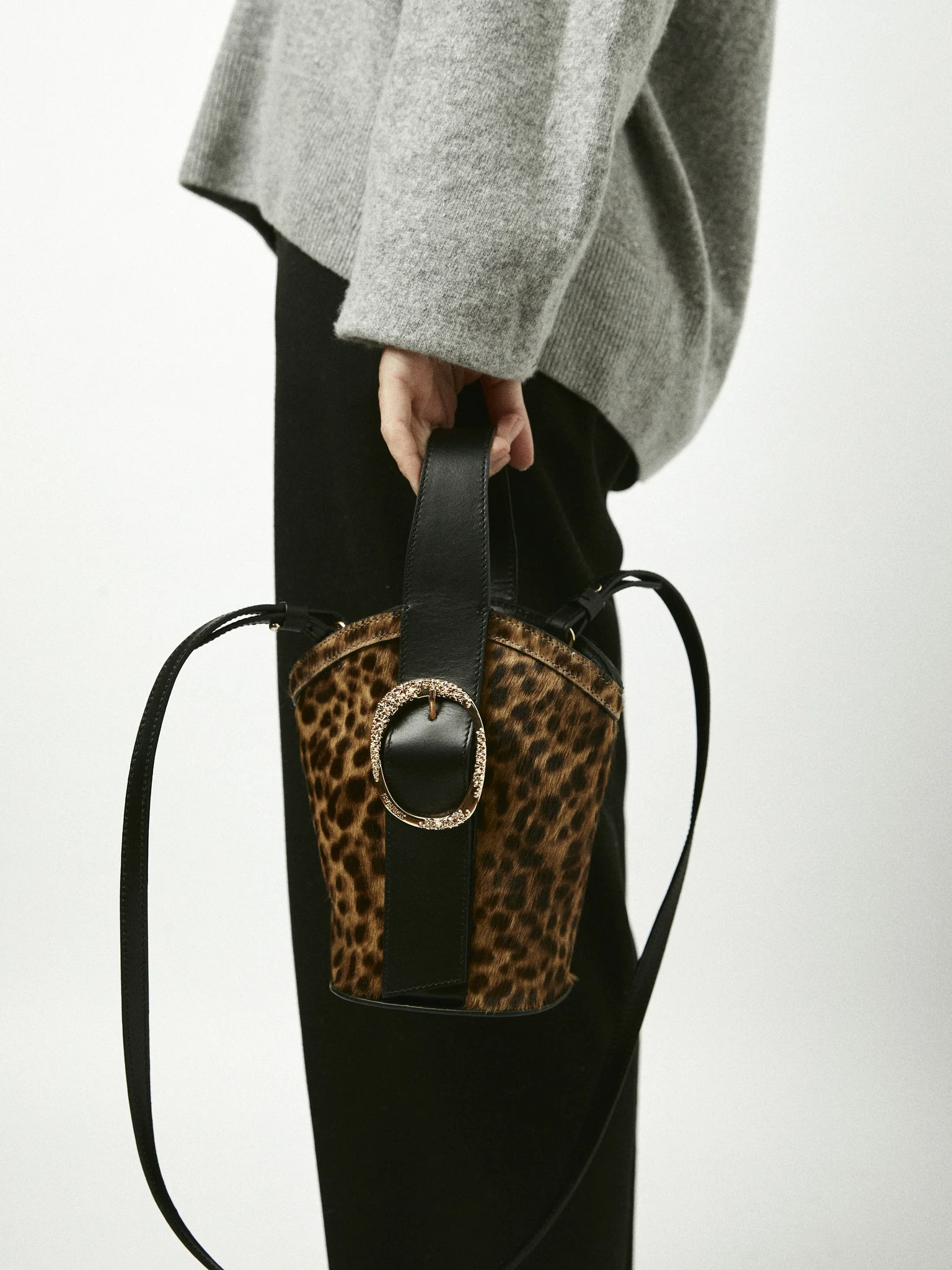 Bolso Le Cubito animal print.