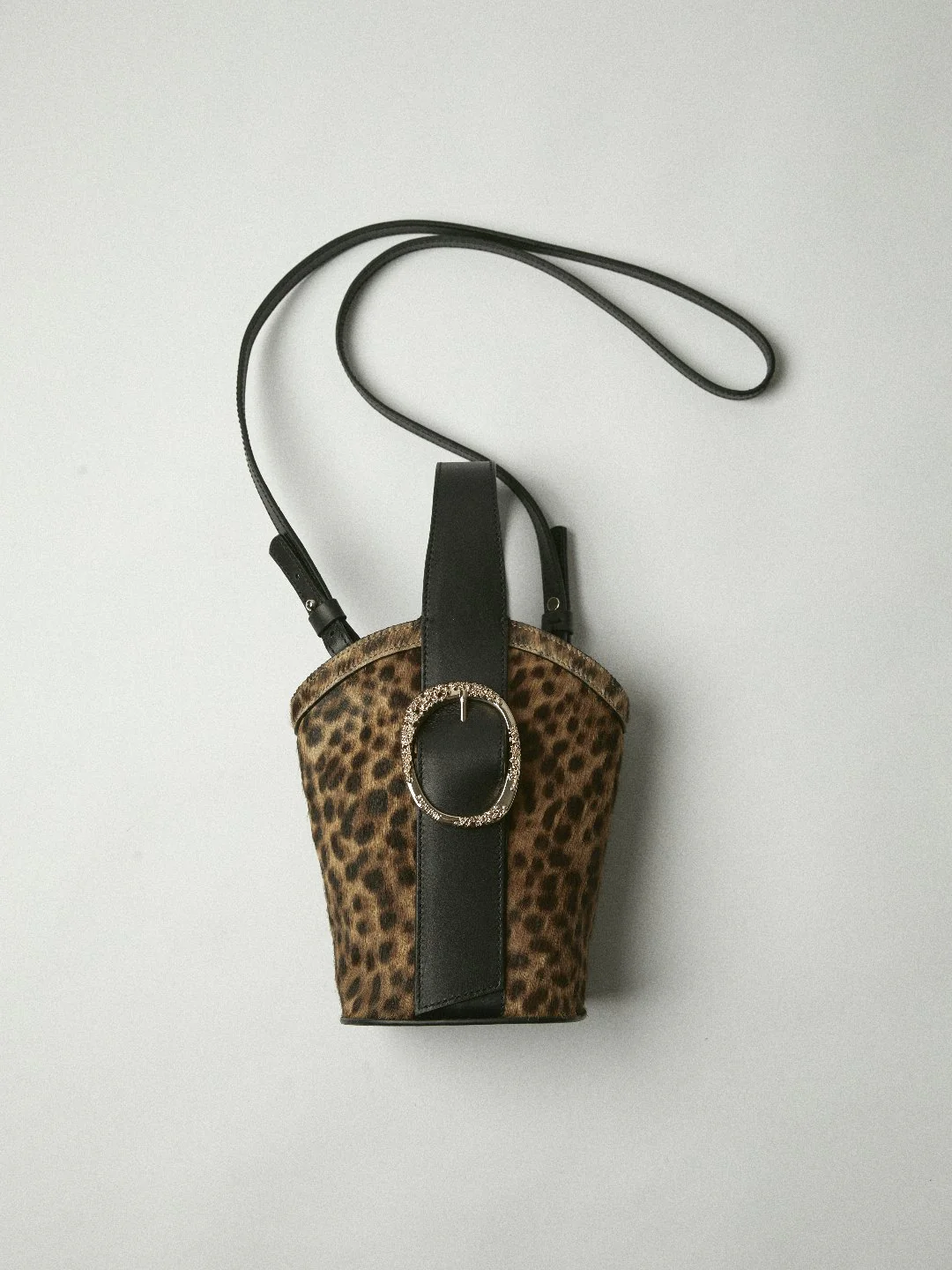 Bolso Le Cubito animal print.