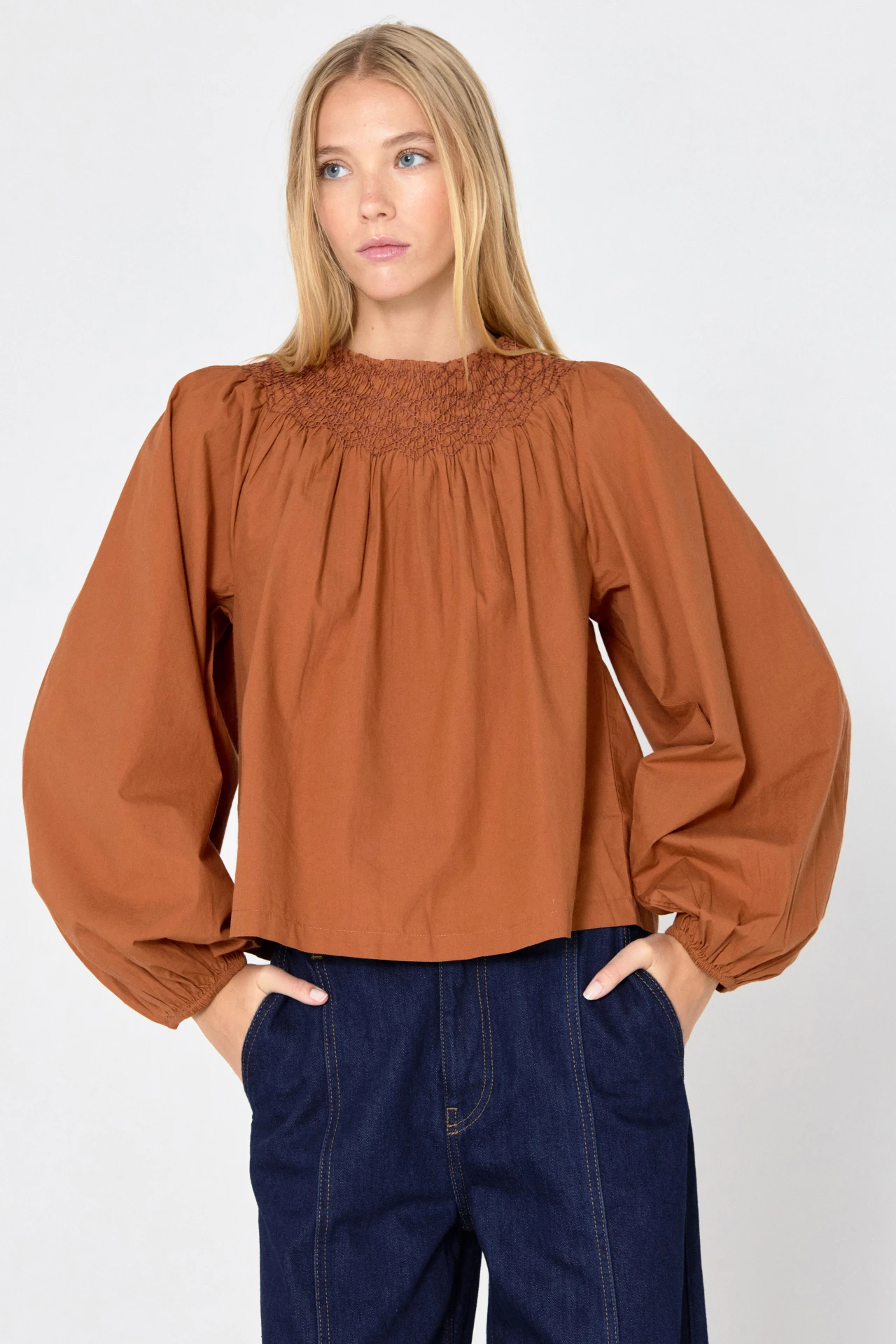 Blusa nido de abeja.