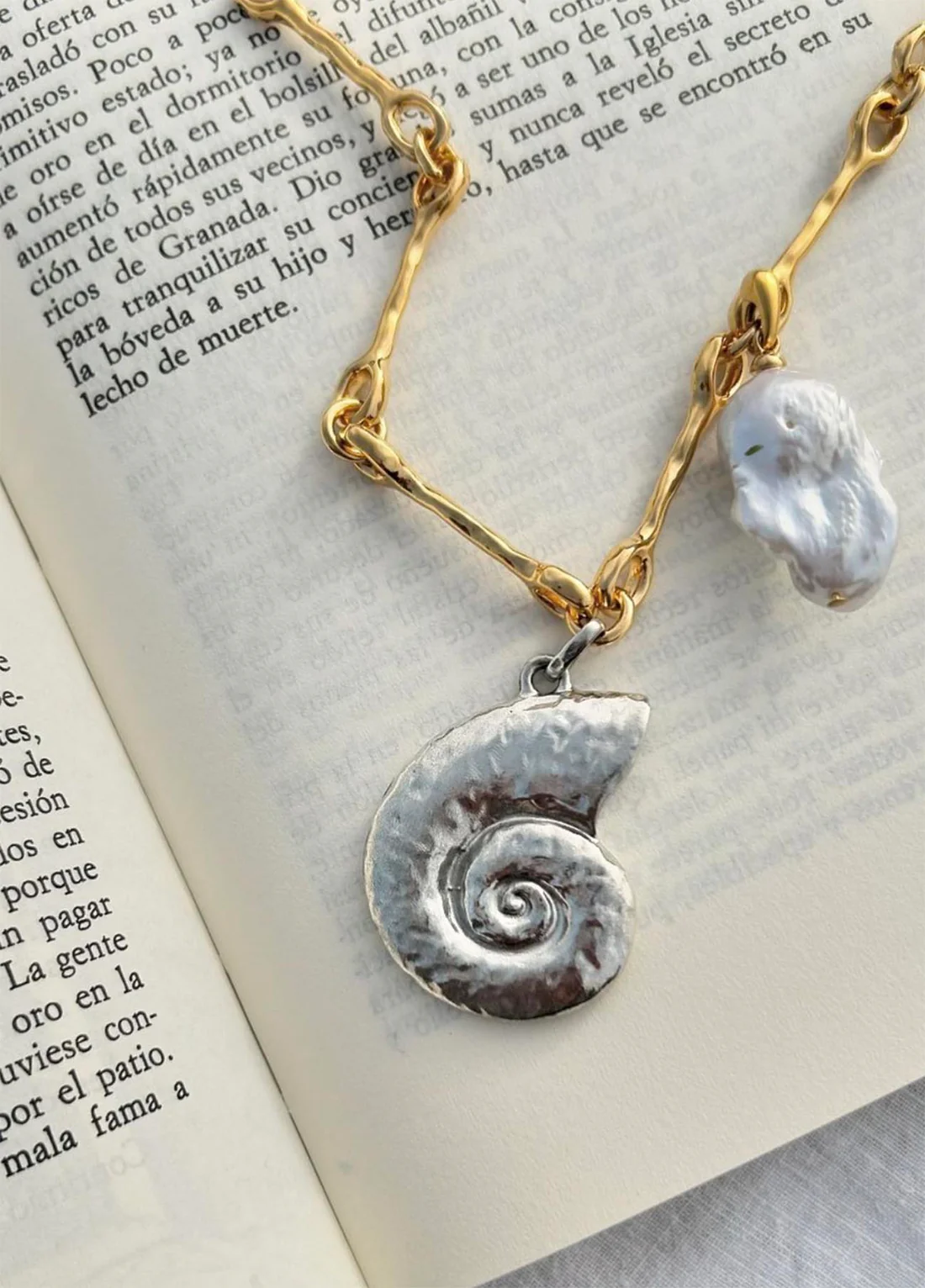 Collar ATLANTIS.