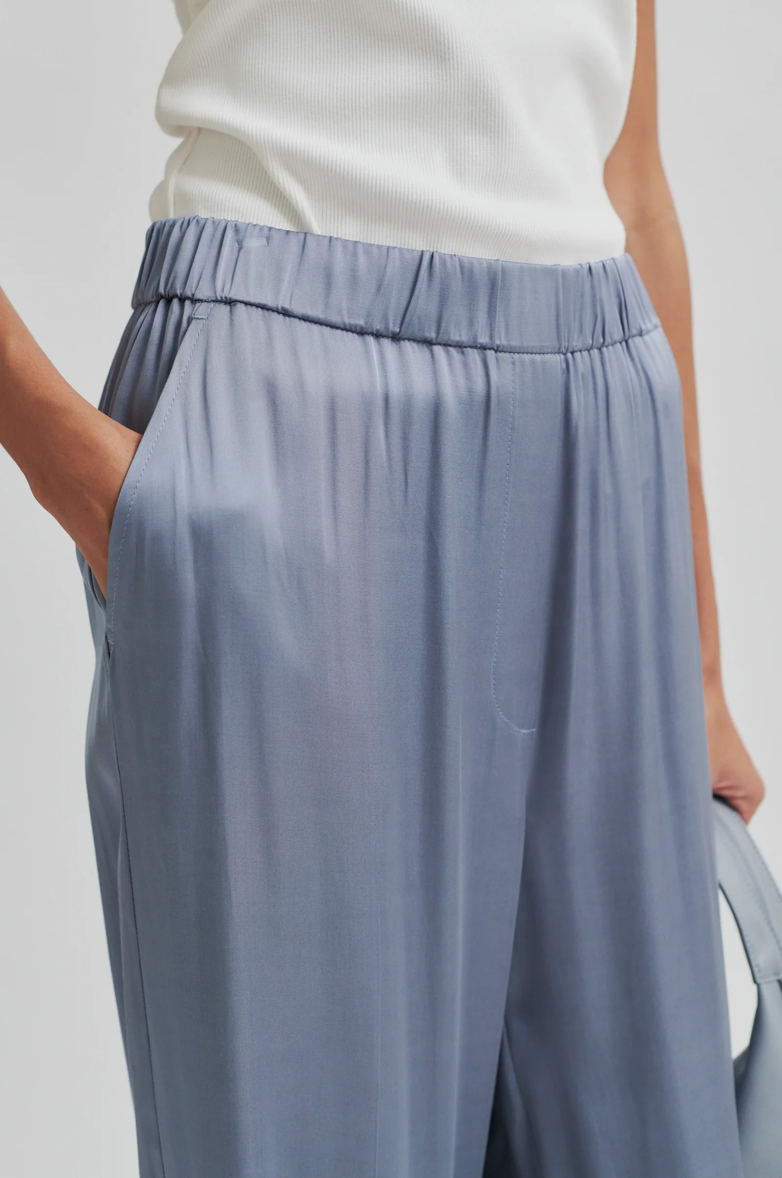 Pantalones LIVO.