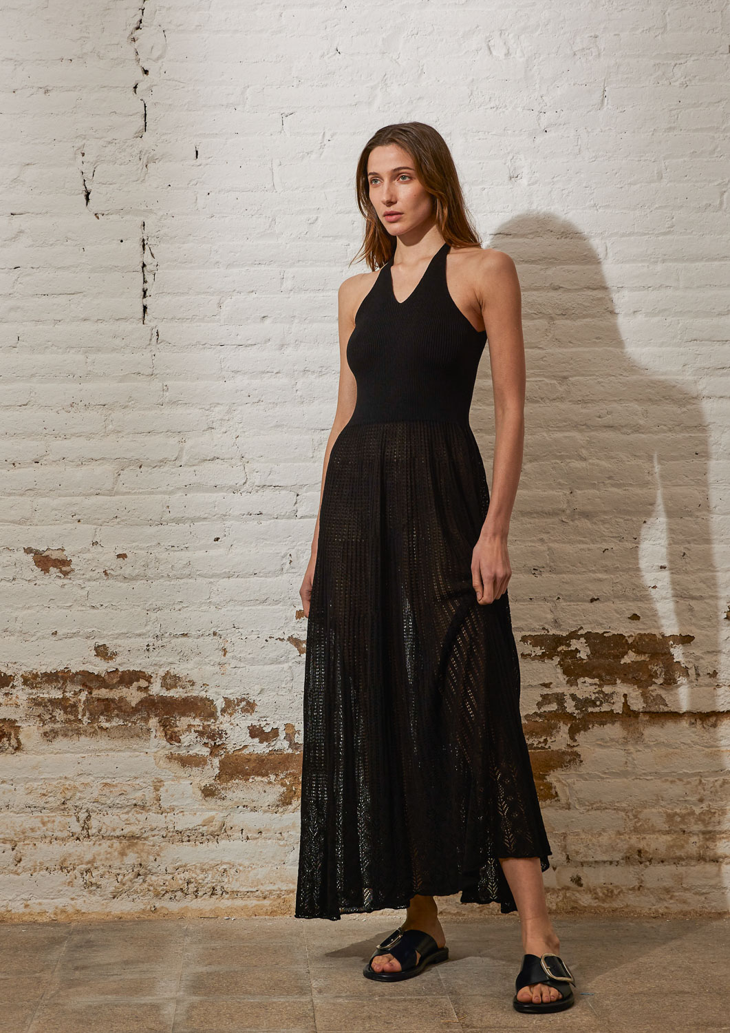 Vestido halter midi.