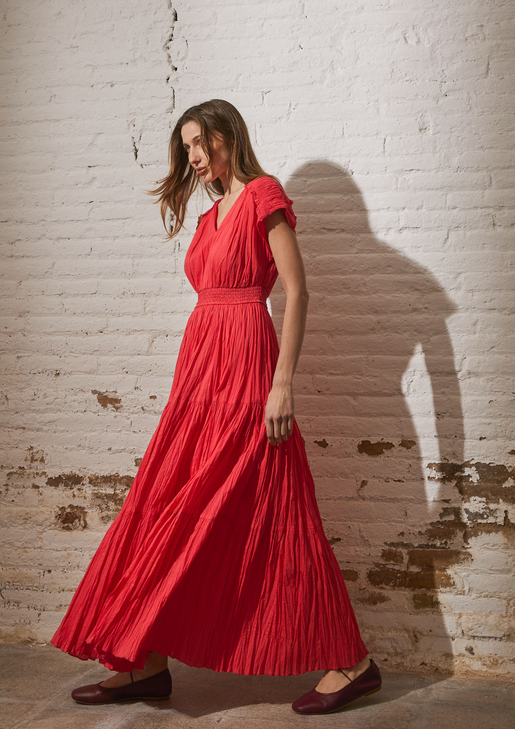 Vestido largo efecto arrugado.
