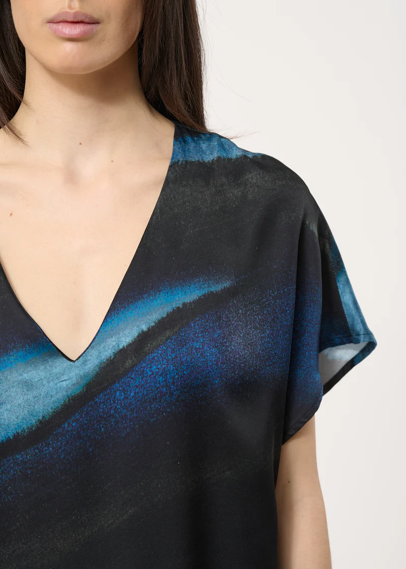 Vestido azul marino tie dye.