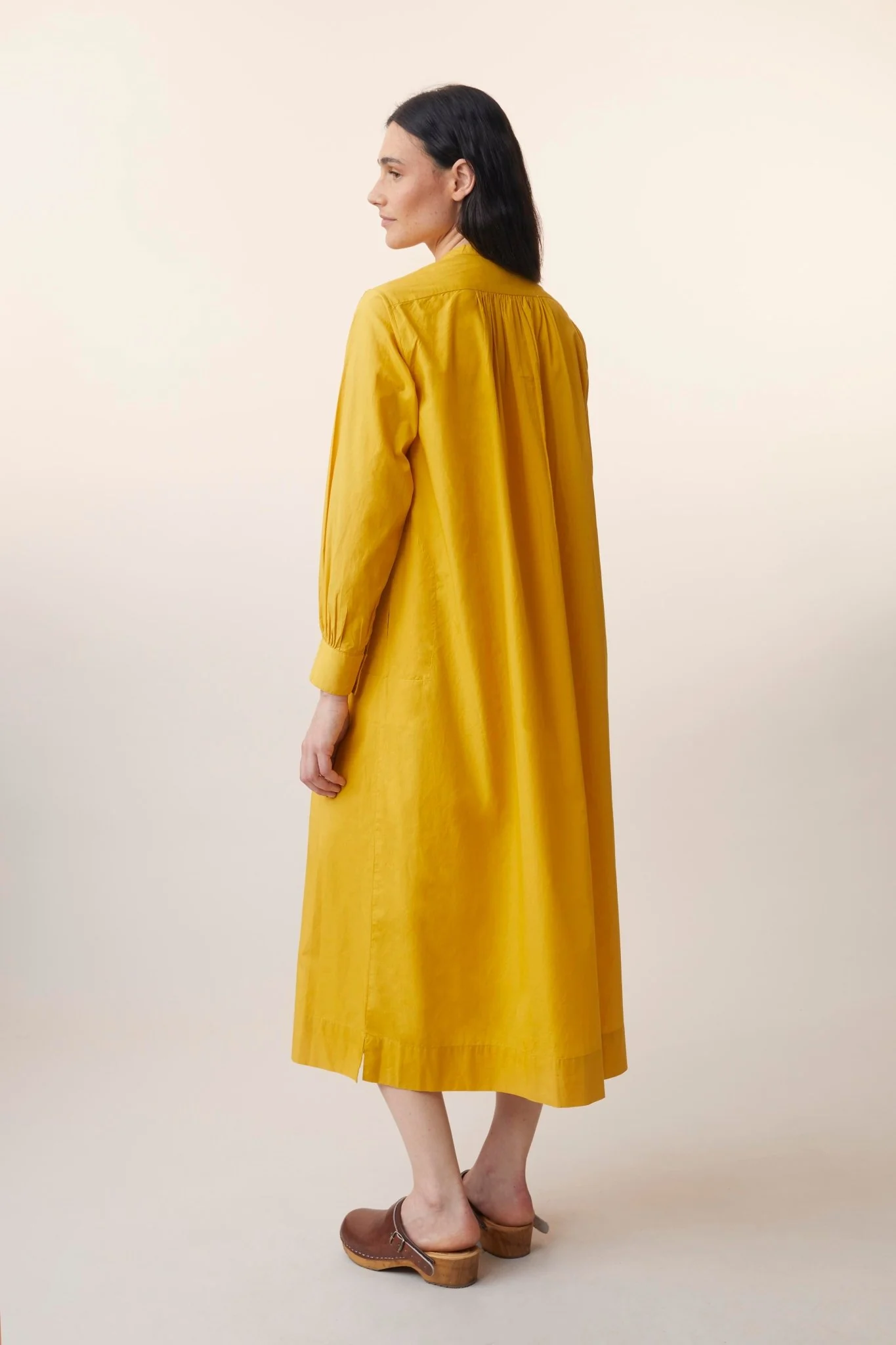 Vestido CHLOE mostaza.