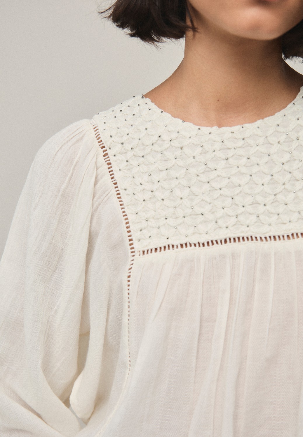 Blusa PECHERA BORDADOS crudo MI&CO.