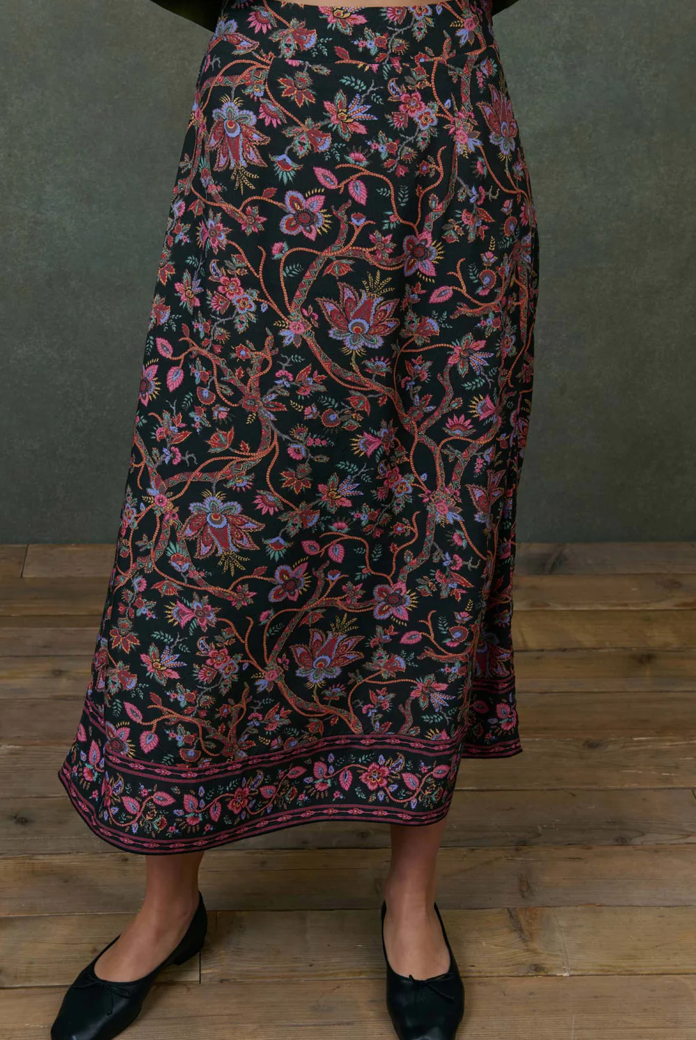 Falda ISA estampada flores Louise Misha.