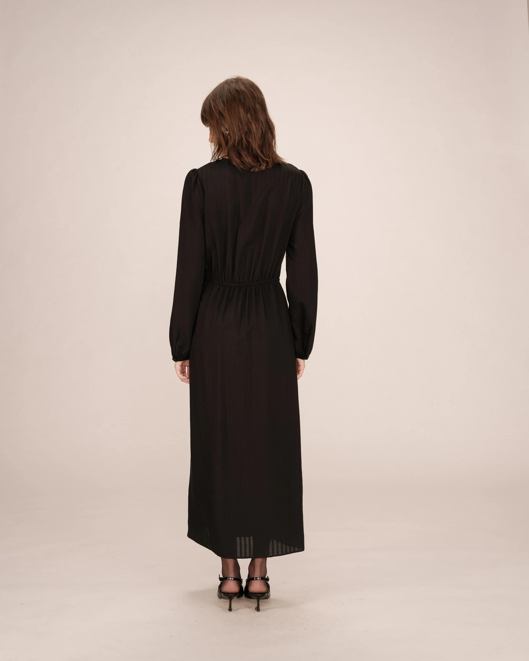 Vestido SHIRLEY negro Grace and Mila.