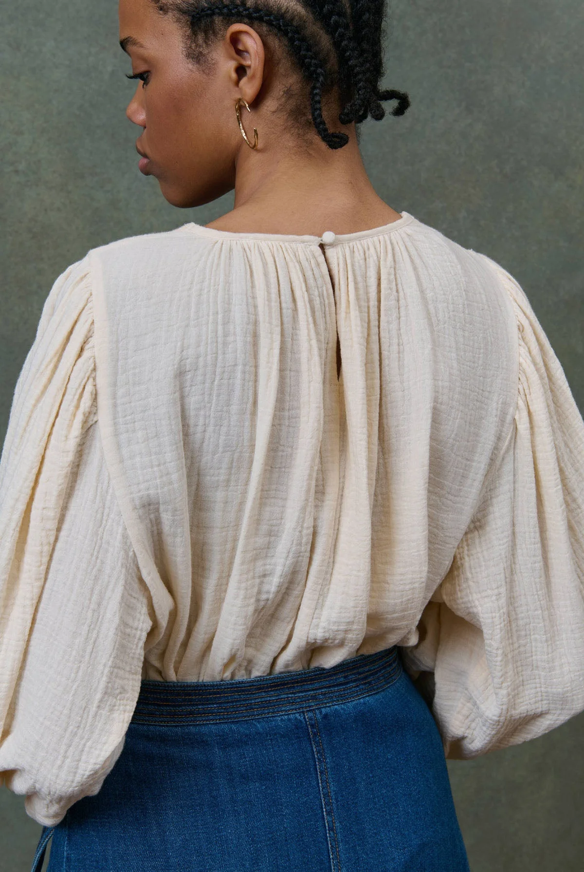 Blusa RIYA crema Louise Misha.