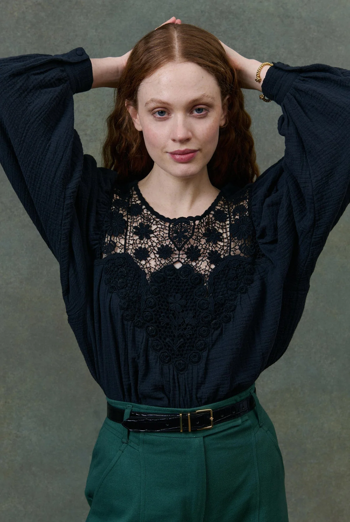Blusa RIYA negra Louise Misha.