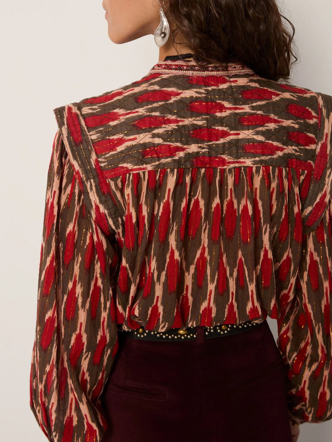 Blusa bonfire Maison Hotel.