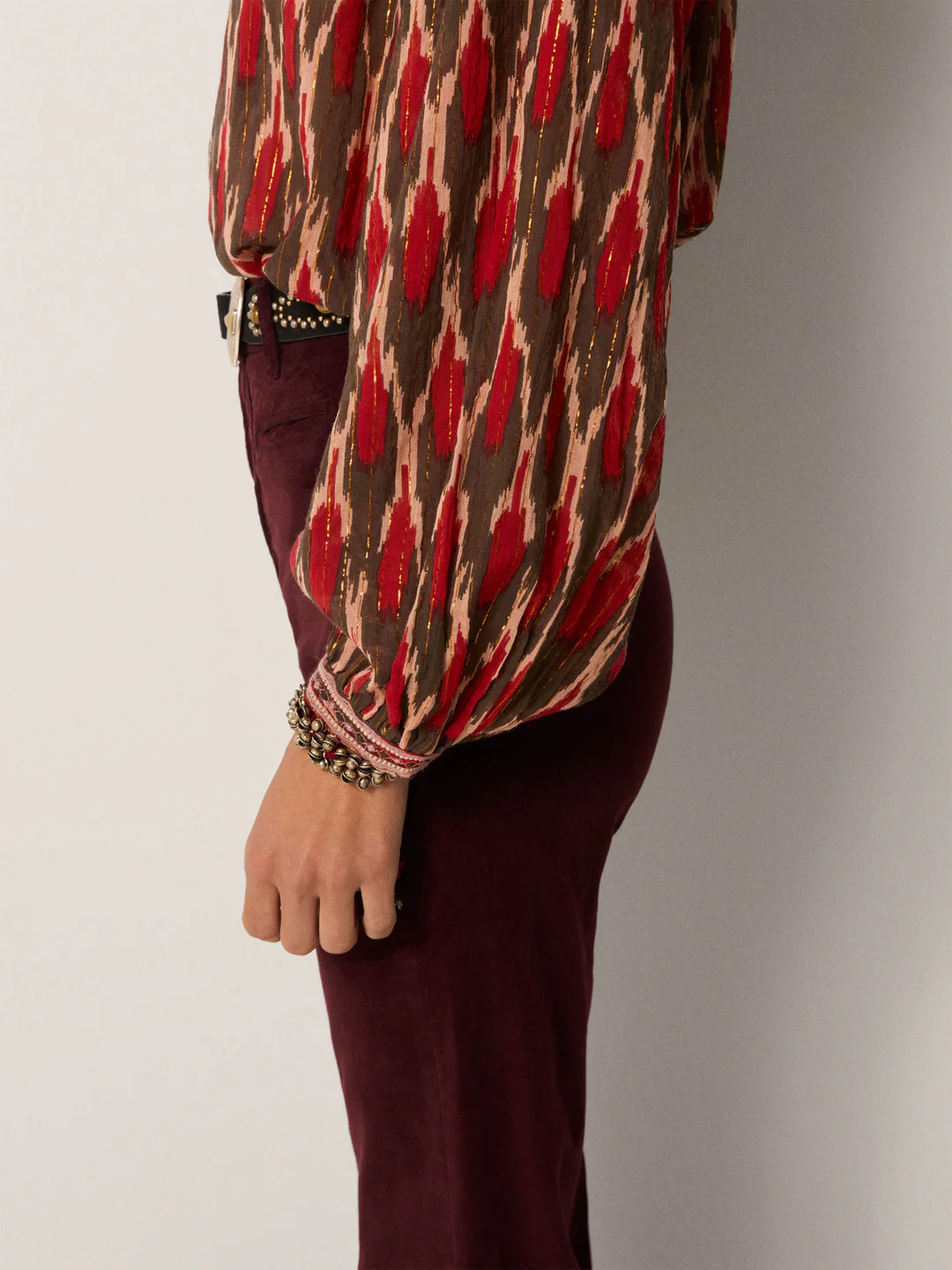 Blusa bonfire Maison Hotel.