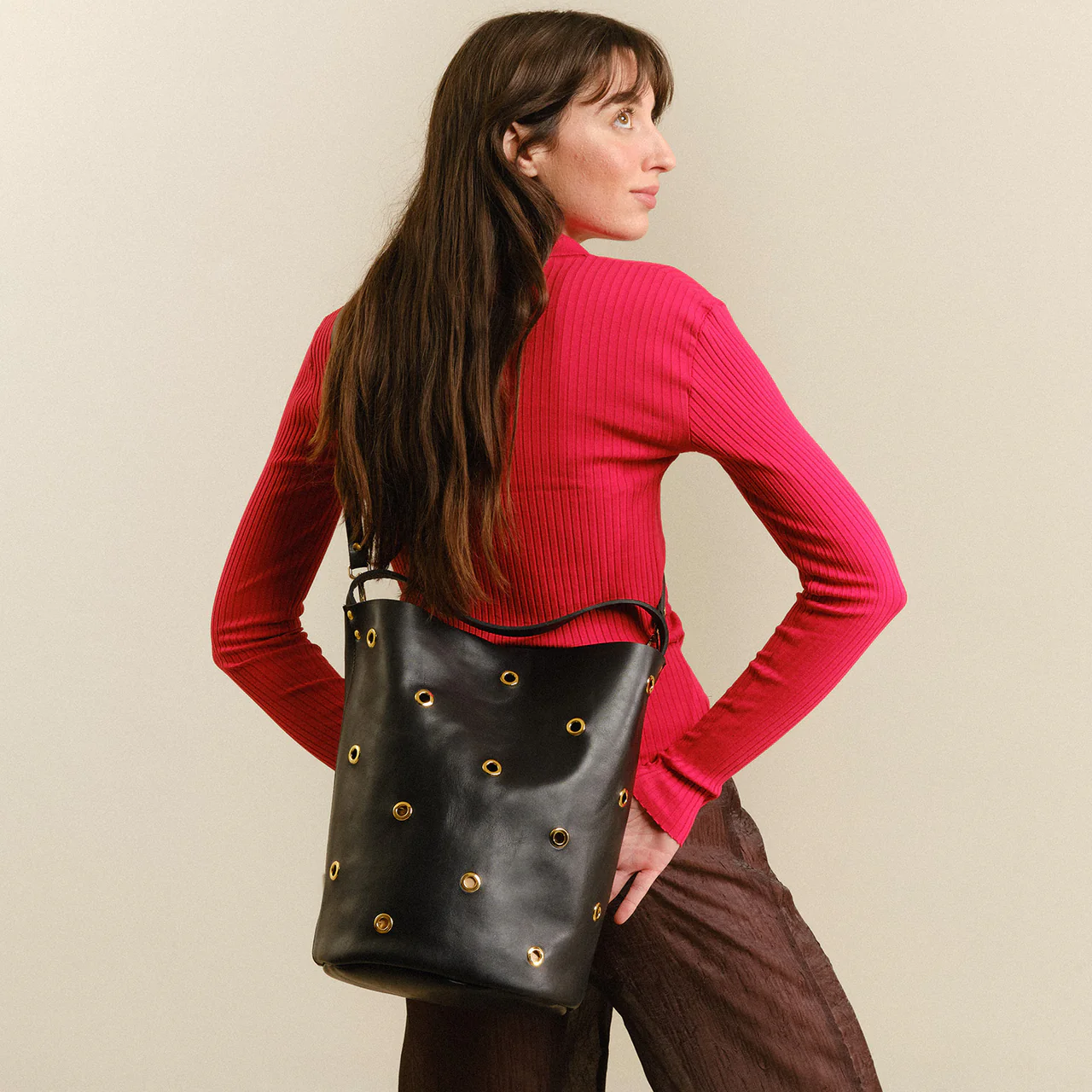 Bolso BUCKET negro Mercules.