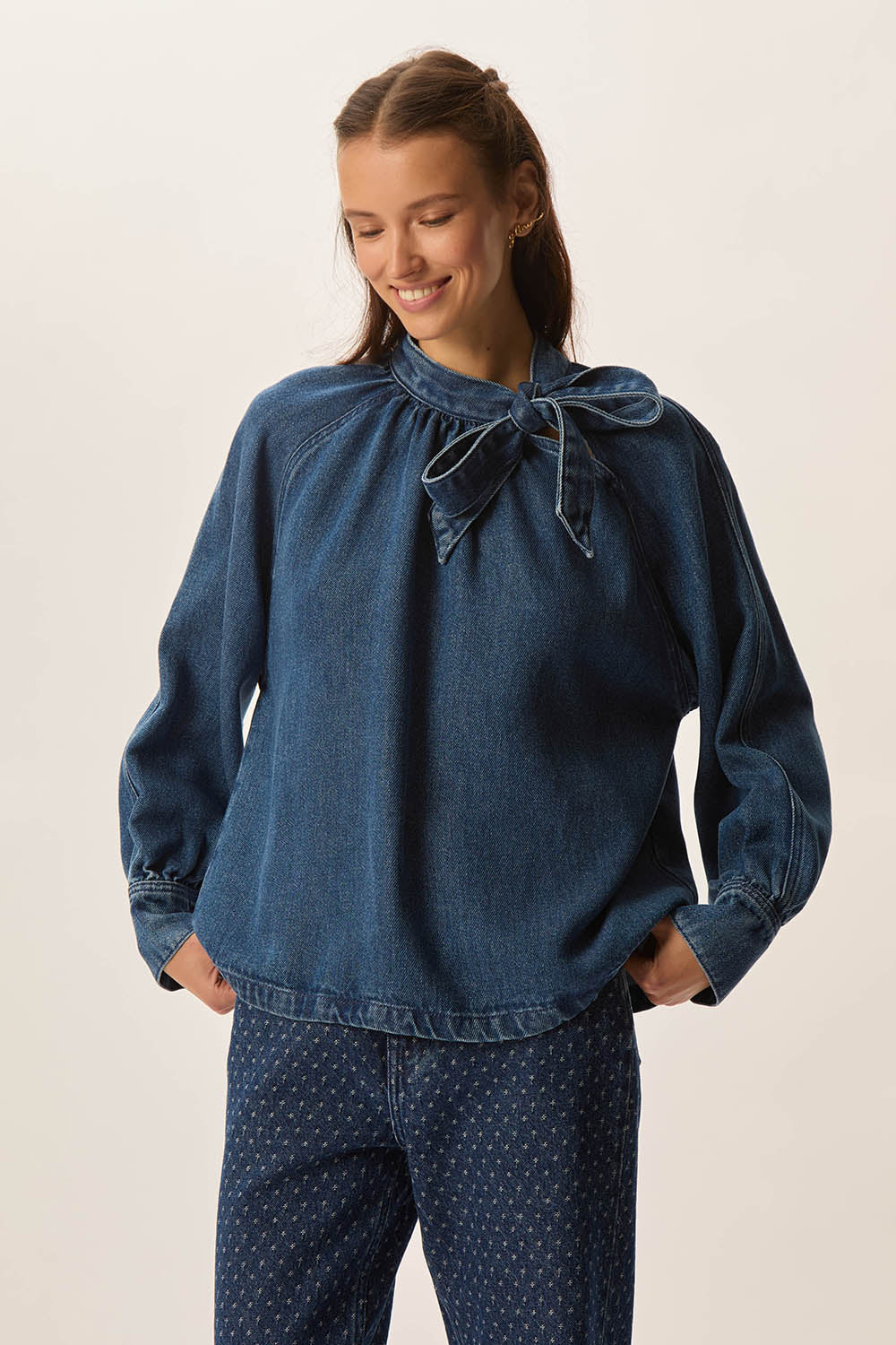 Blusa LOU vaquera azul Des Petits Hauts.