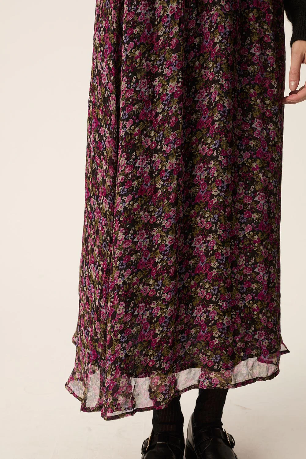 Falda YKARINE negra estampada flores Des Petits Hauts.