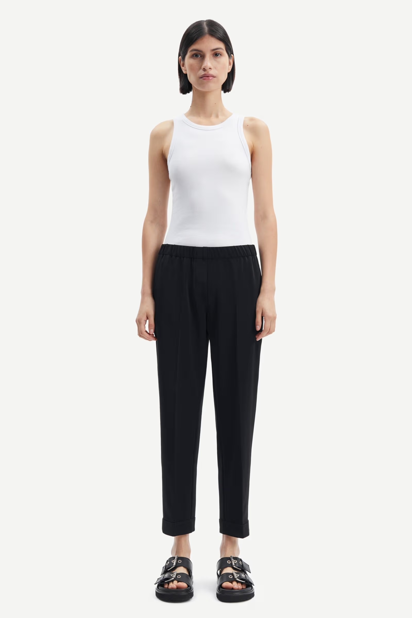 Pantalón HOYS negro Samsoe.