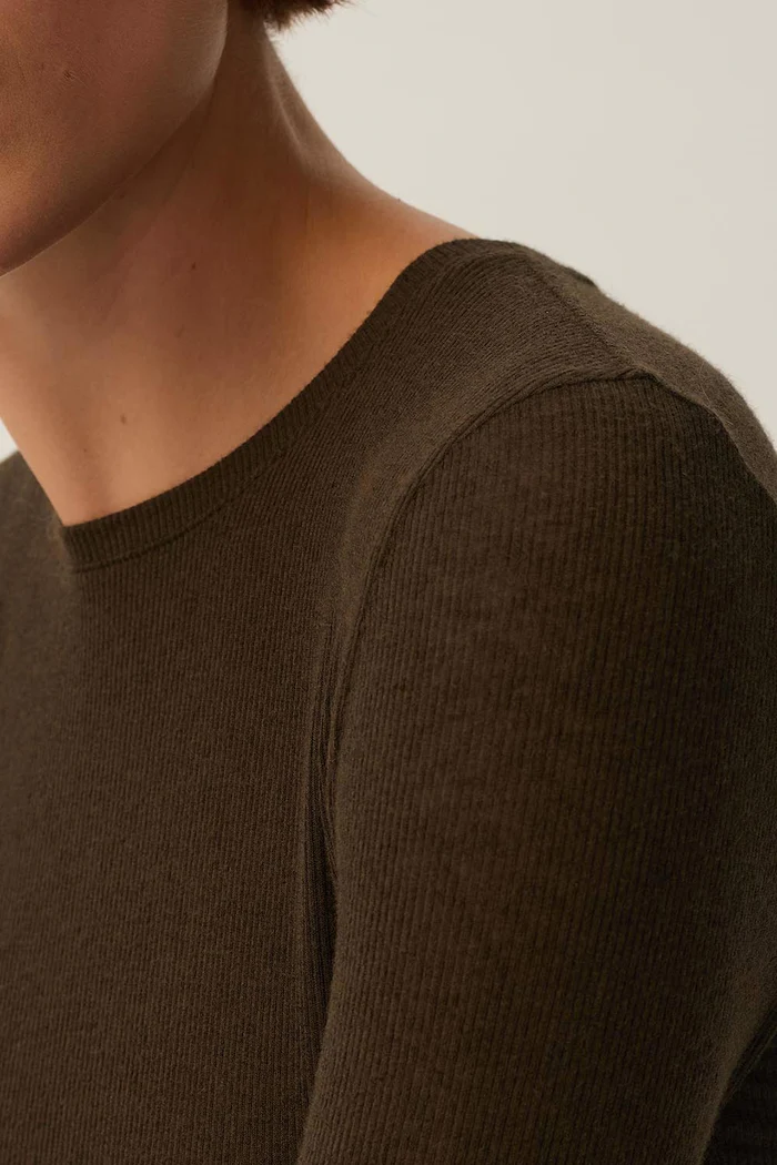 Camiseta JACINTHE marrón Des Petits Hauts.