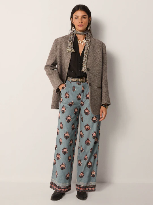 Pantalón JIMMY azul flores Maison Hotel.