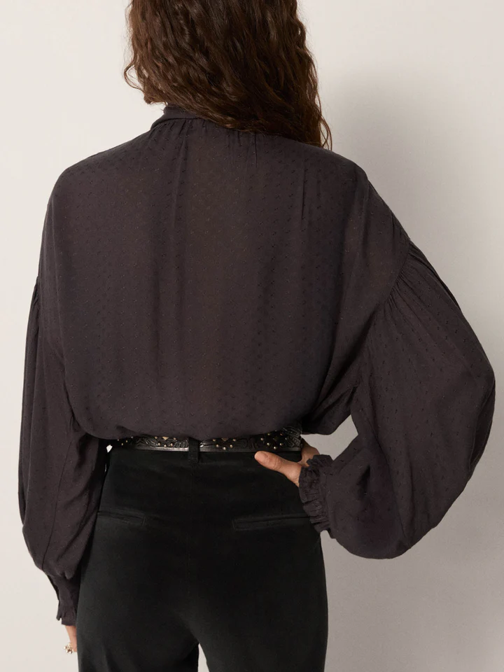Blusa RIBBON negra Maison Hotel.
