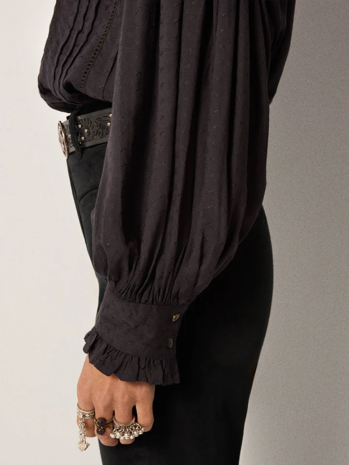 Blusa RIBBON negra Maison Hotel.