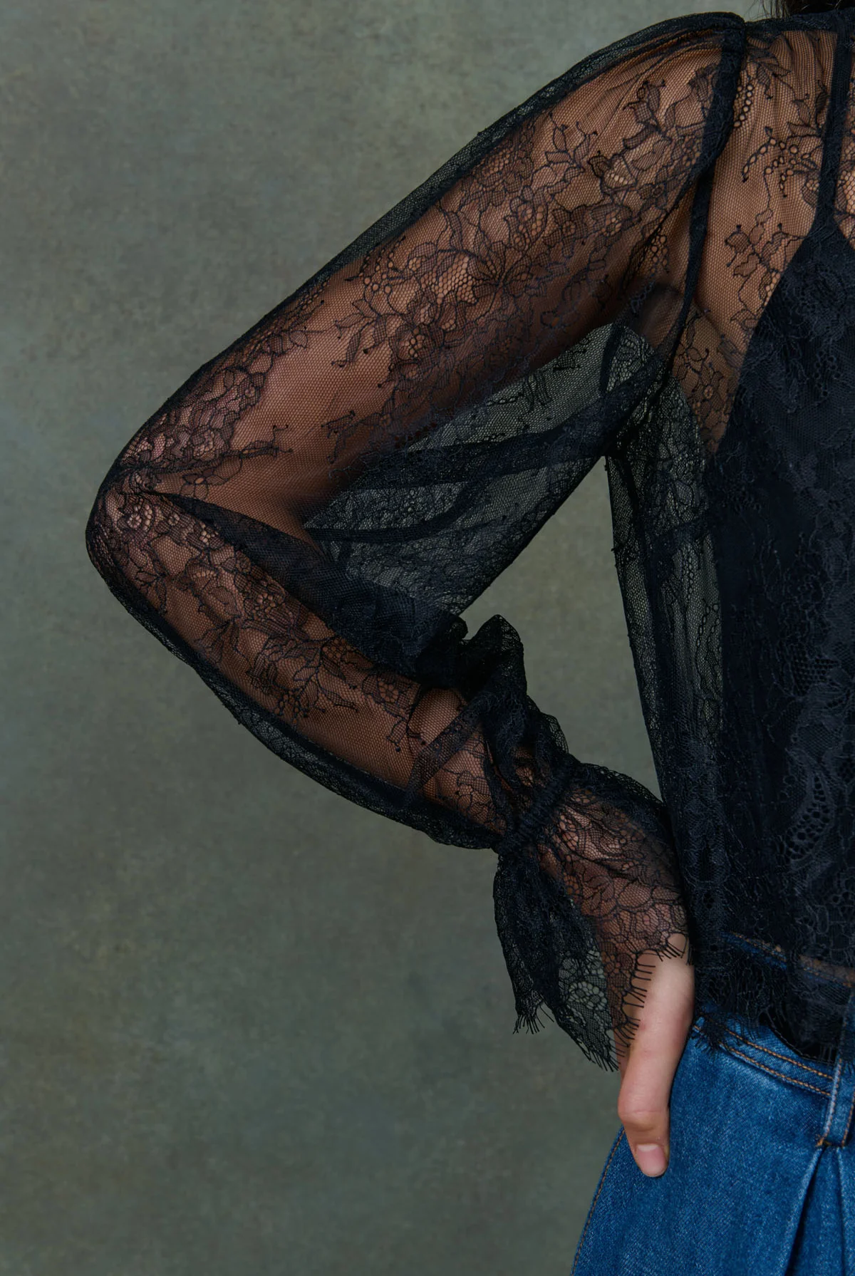 Blusa LOLI negra Louise Misha.