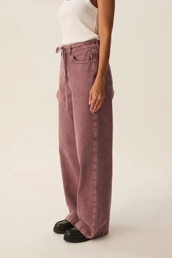 Vaqueros LISY malva Des Petits Hauts.
