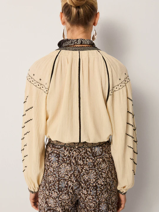 Blusa PETIT- CROIX marfil y negra Maison Hotel.