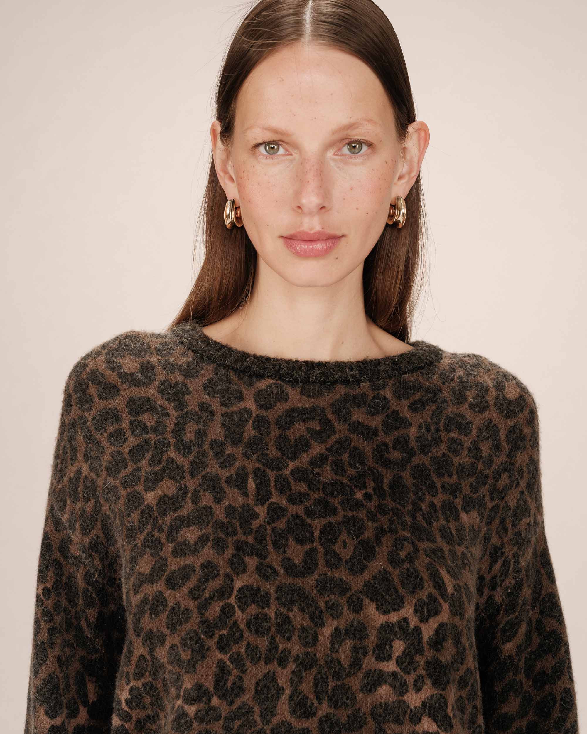 Jersey SANTIGOLD leopardo Grace and Mila.