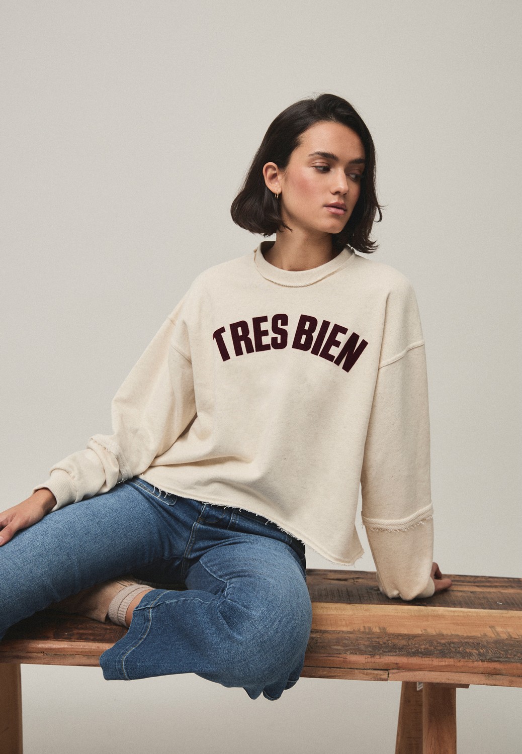 Sudadera TRES crudo Mi&Co.