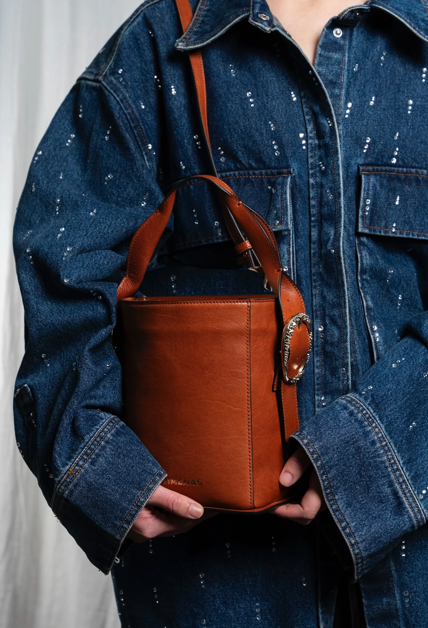 Bolso BUCKET teja Jimenas.