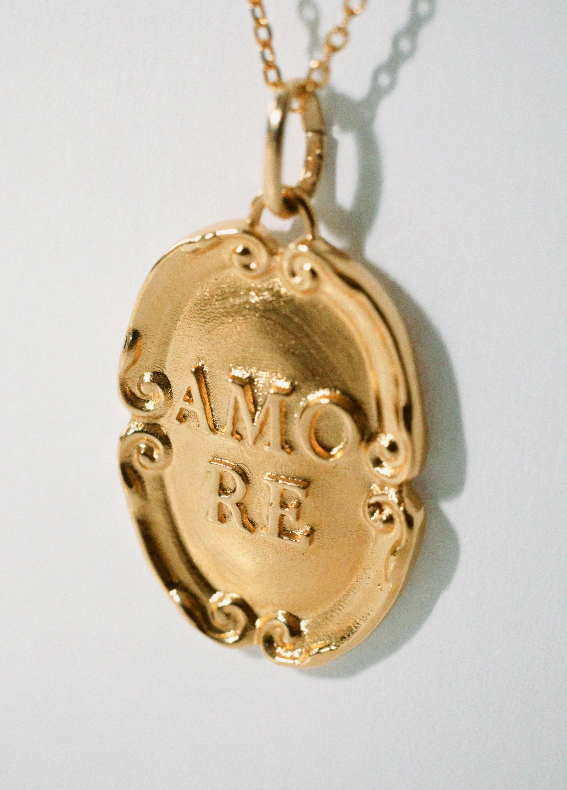 Colgante AMORE oro Alhaja.