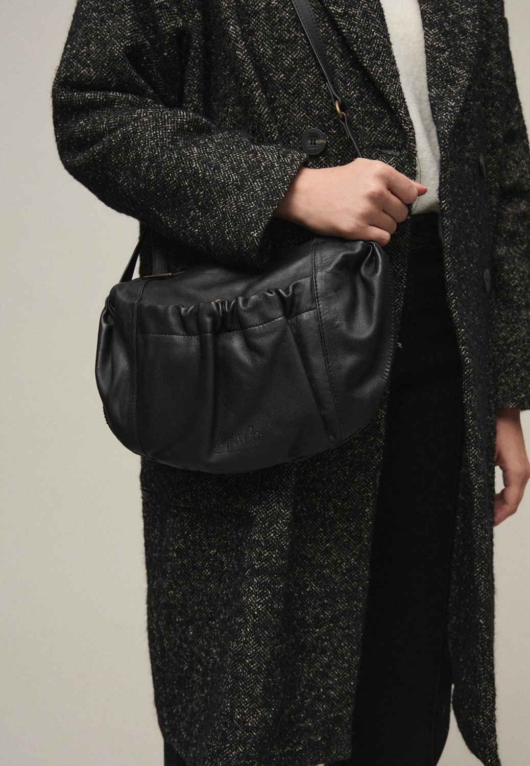 Bolso AMIL negro Mi and Co.