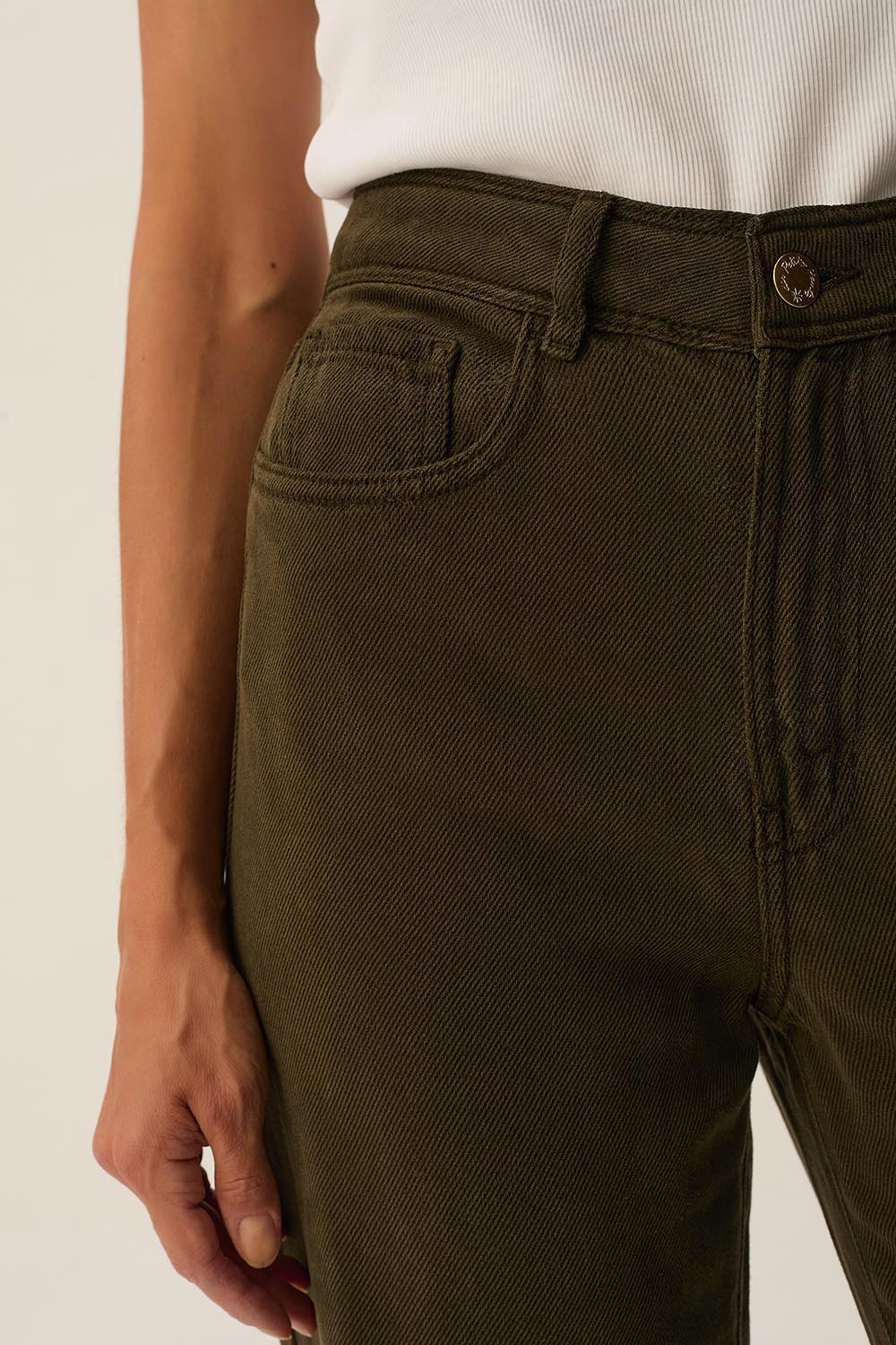Pantalón LOUIZI caqui Des Petits Hauts.