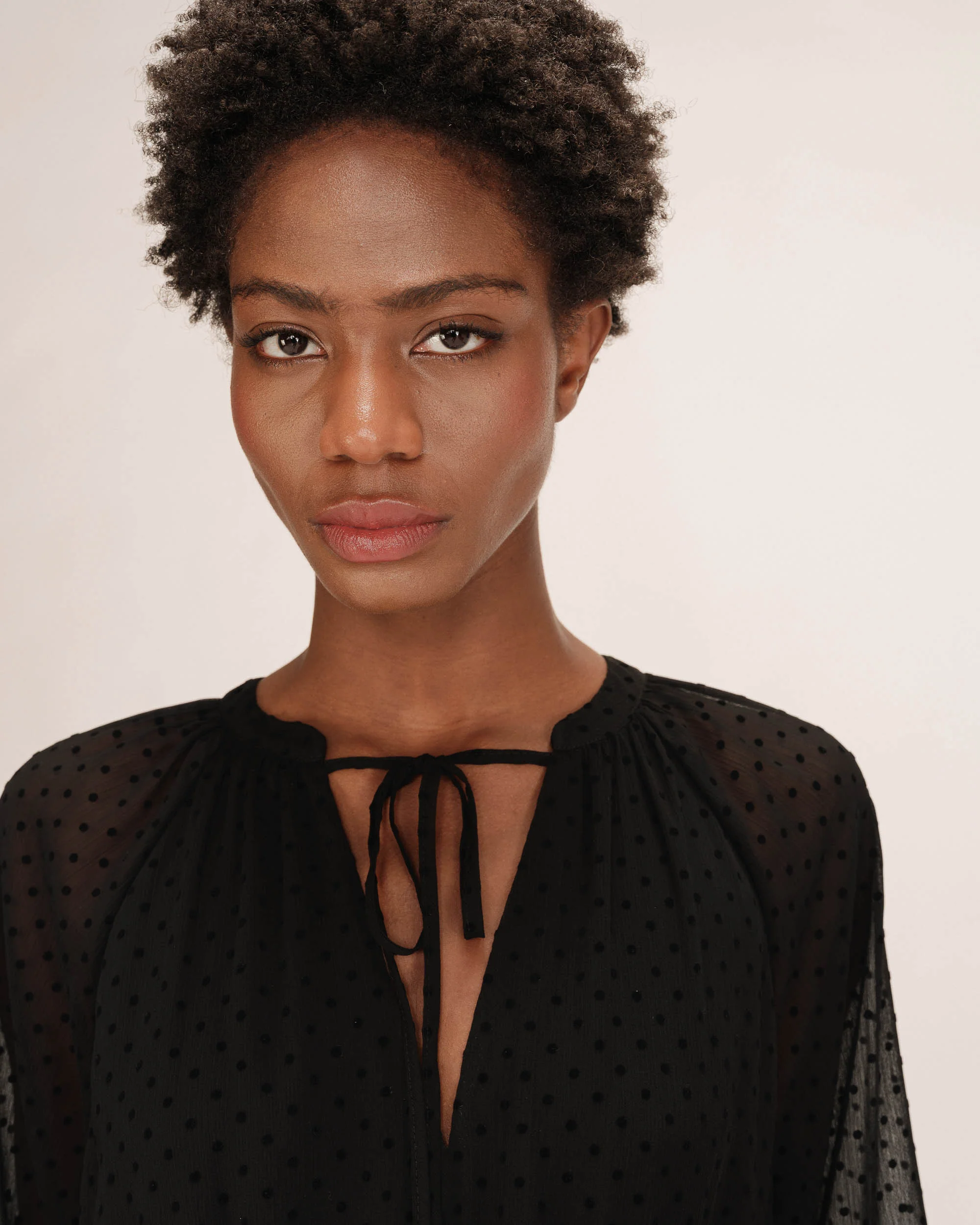Vestido THESSA negra Grace and Mila.