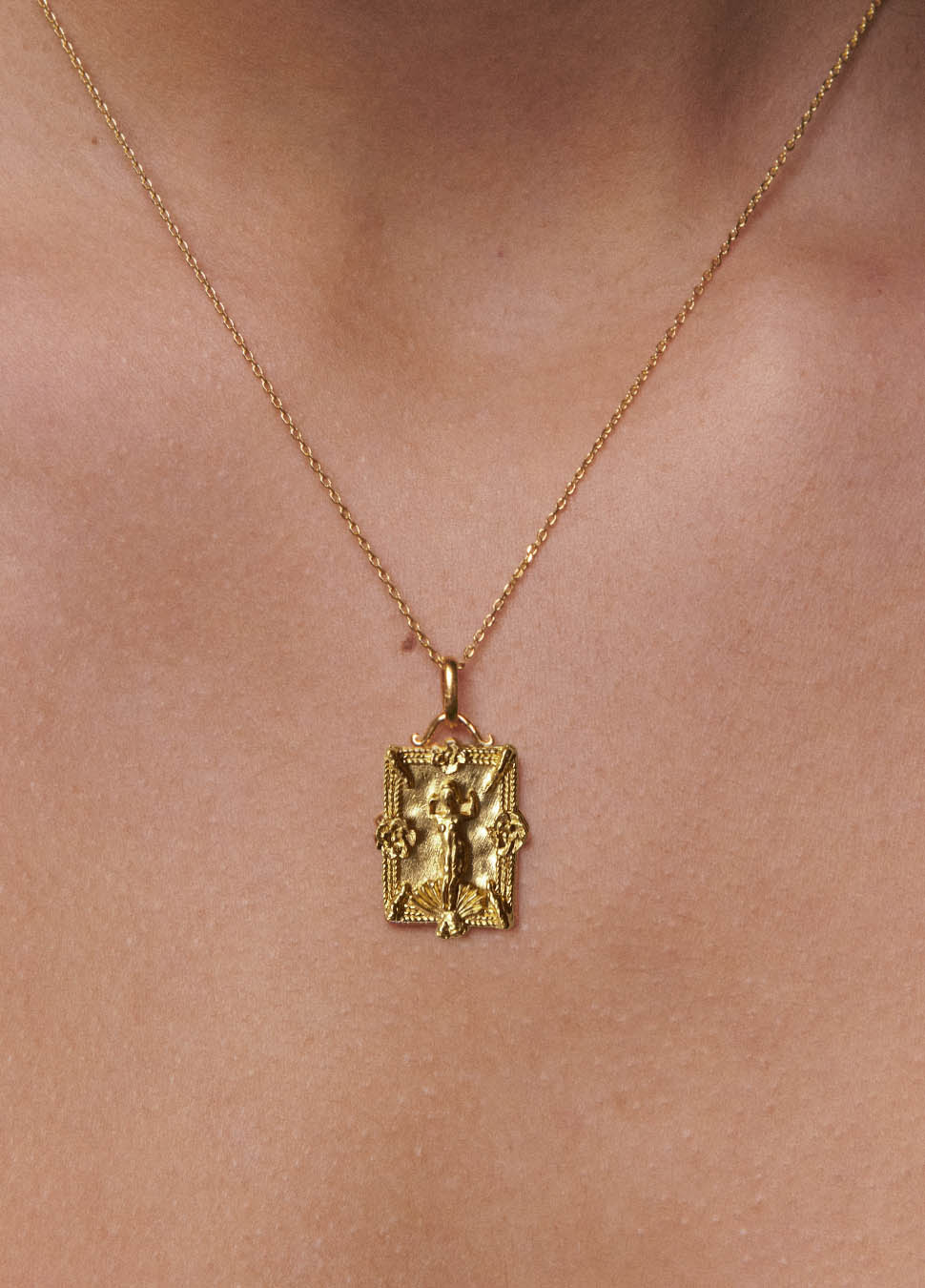 Collar VENUS dorado Alhaja.