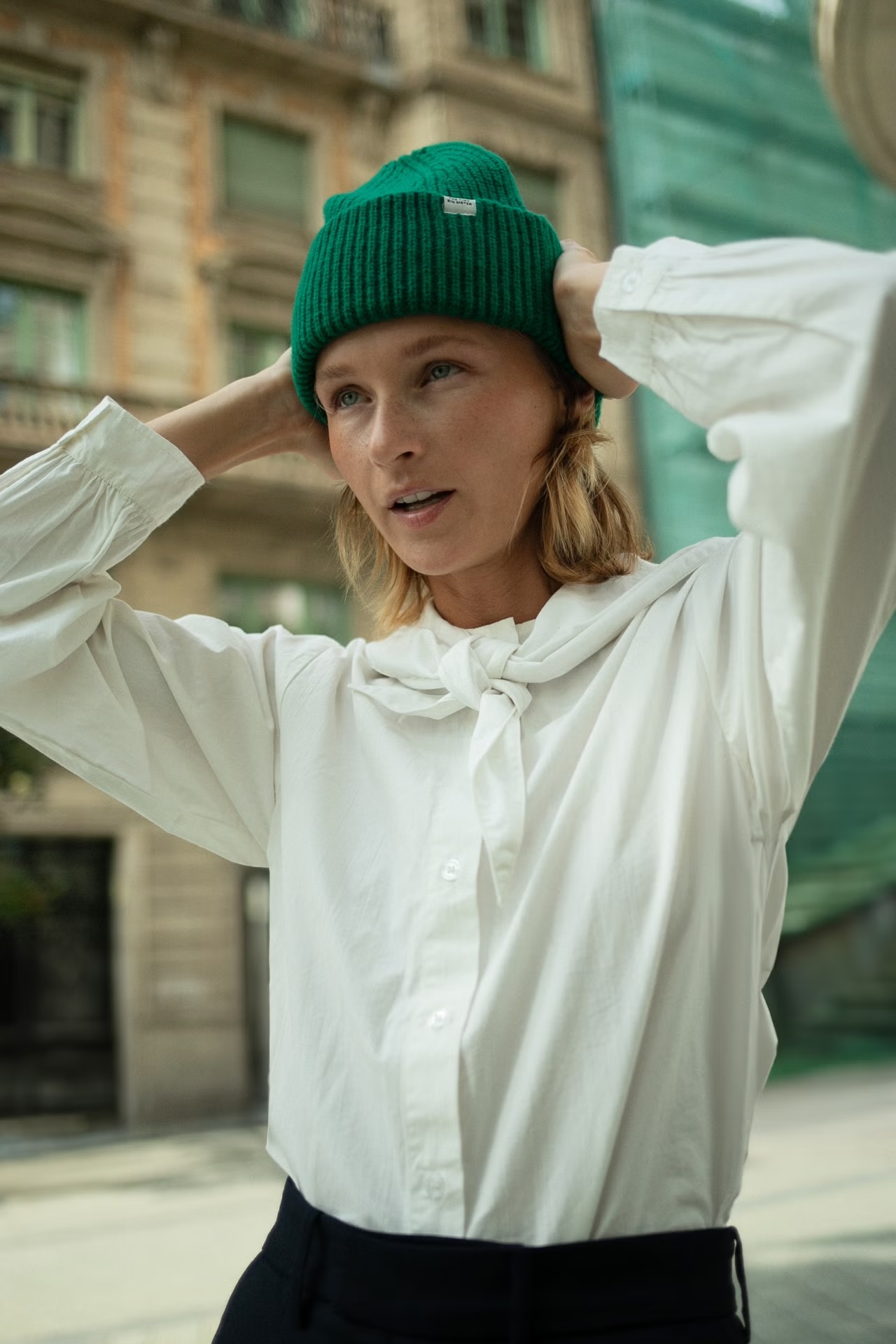 Gorro LEO verde The Tiny Big Sister.