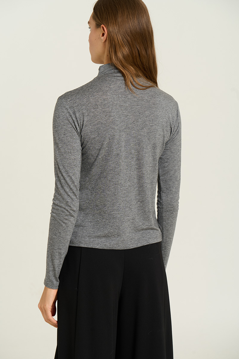 Camiseta CUELLO ALTO gris Sita Murt.