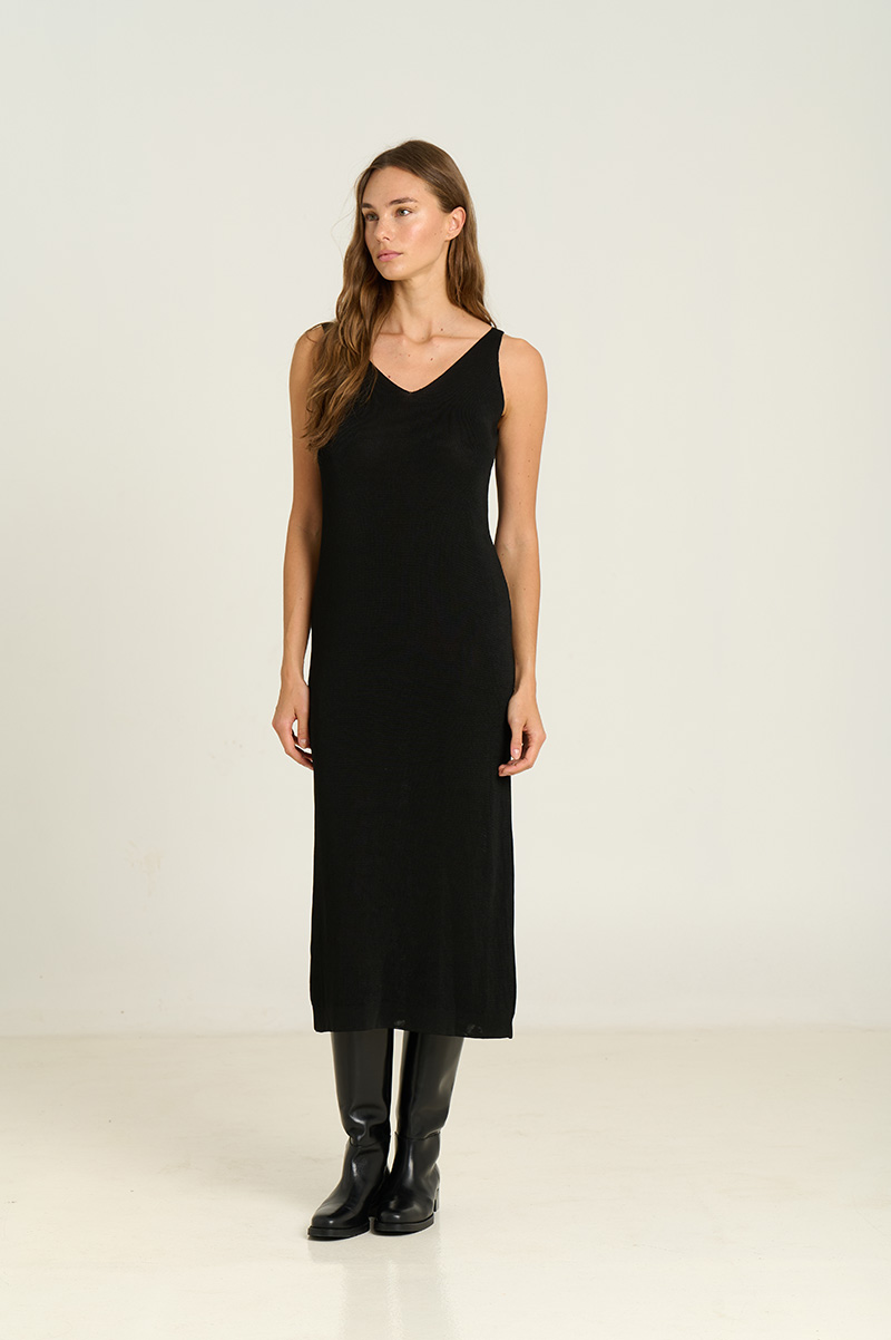 Vestido dos piezas de punto negro Sita Murt.