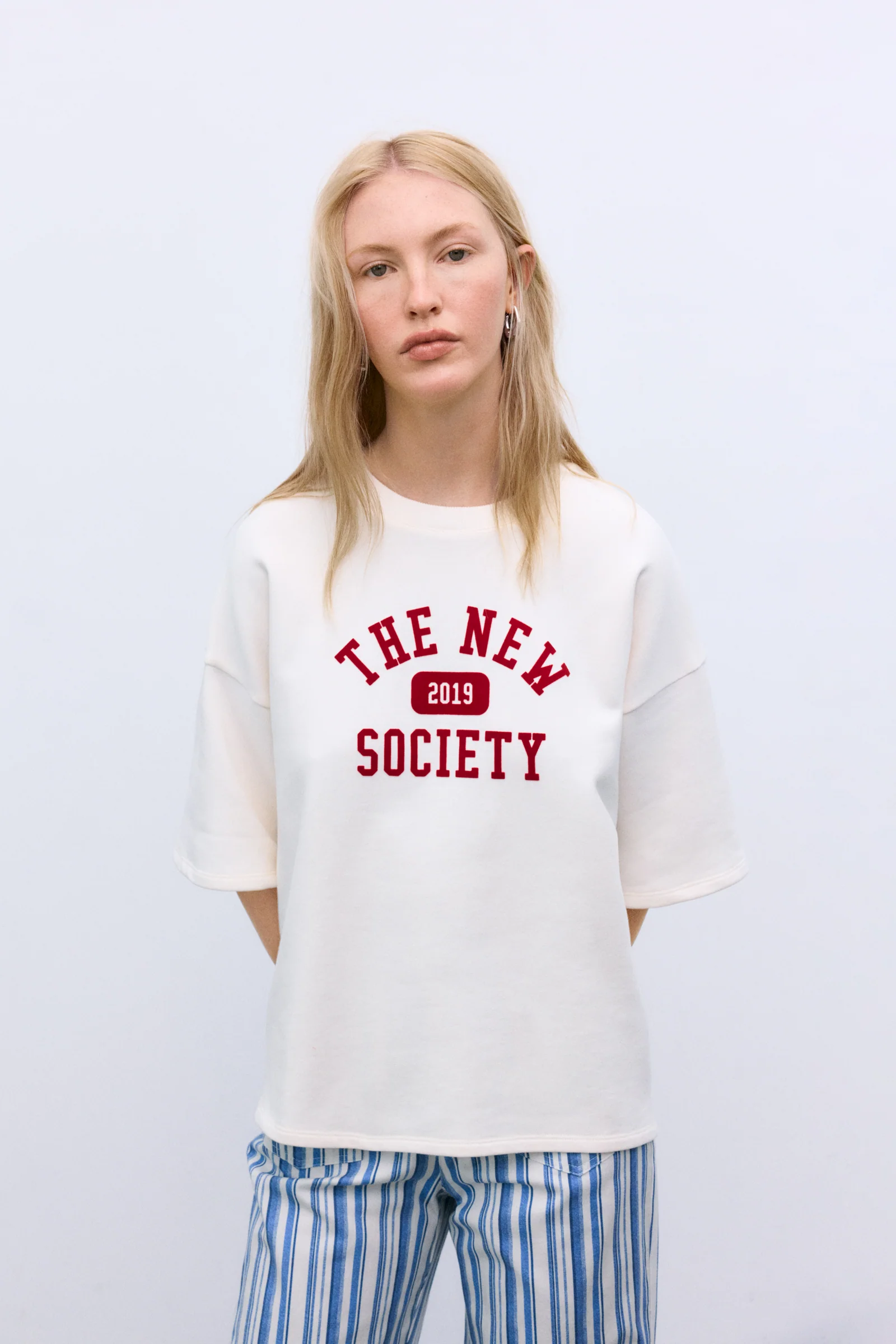 Sudadera IVY cruda The New Society.