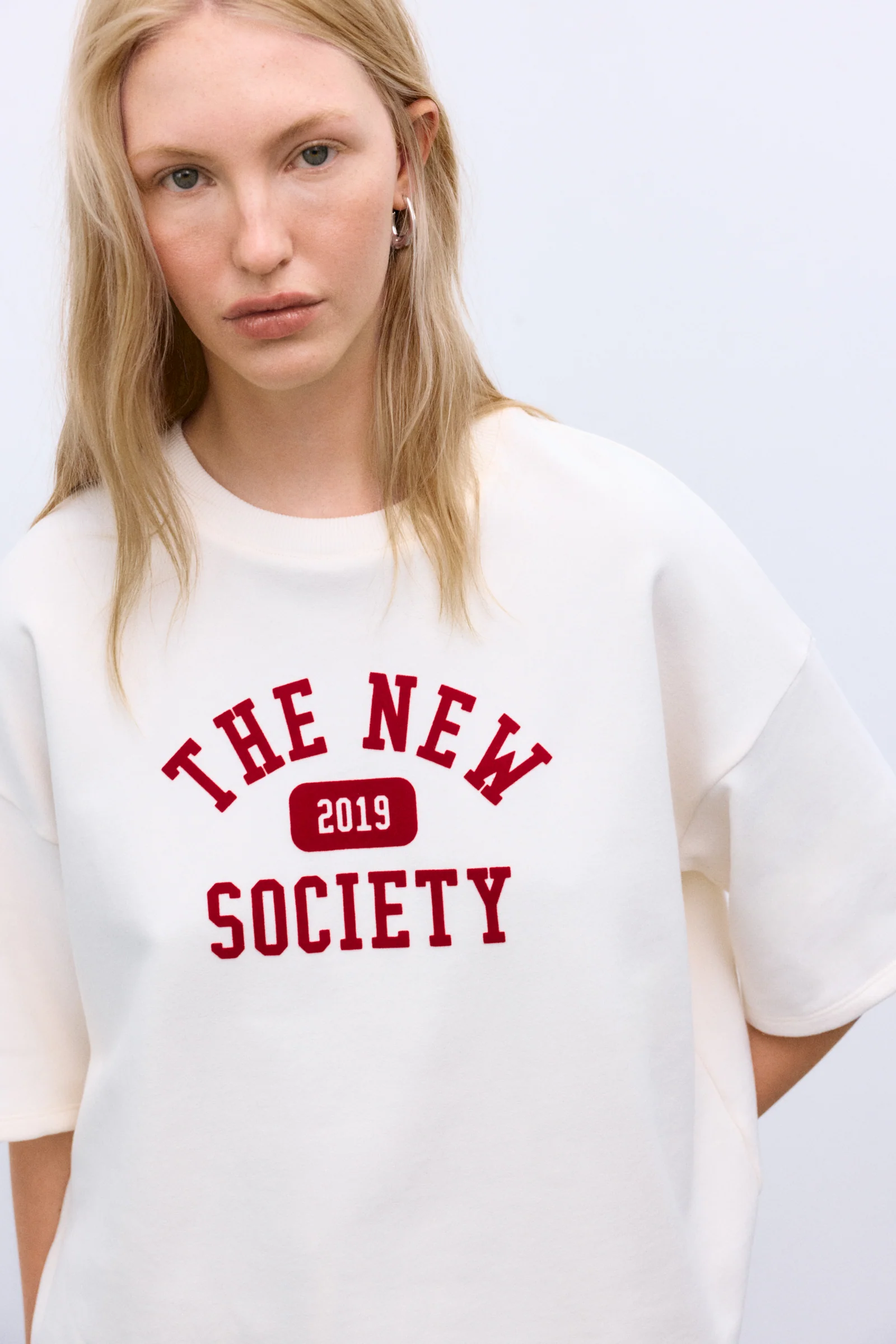 Sudadera IVY cruda The New Society.