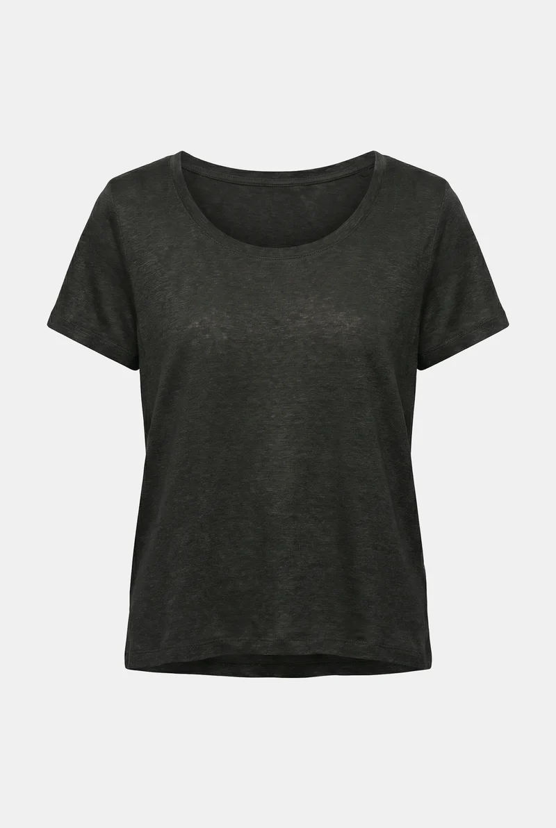 Camiseta LEO negra Humility.