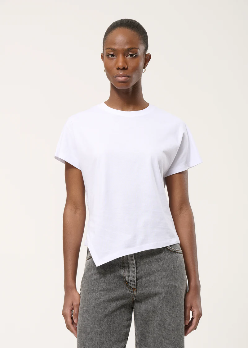 Camiseta LOGANI blanca Humility.