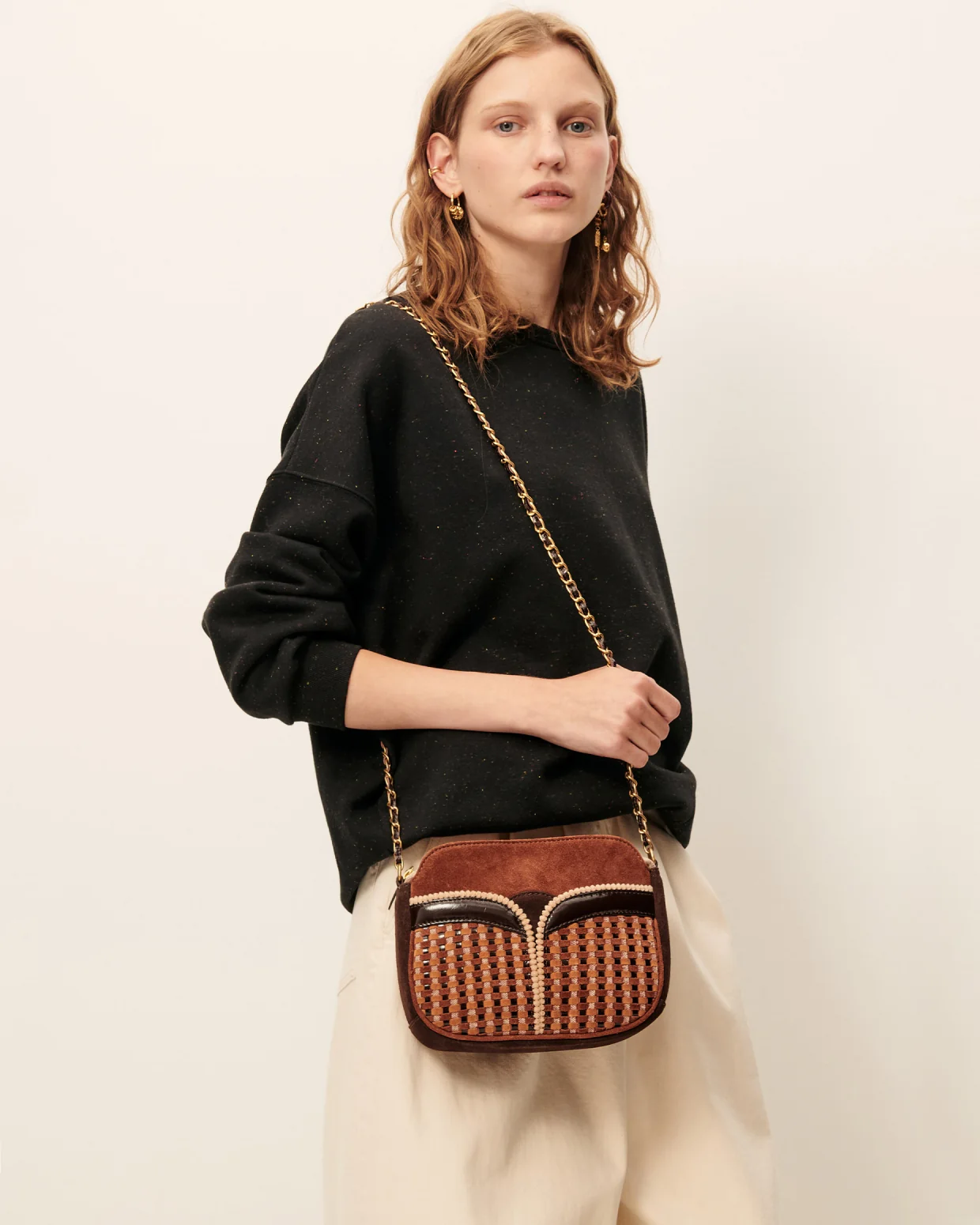 Sudadera negra Sessún.