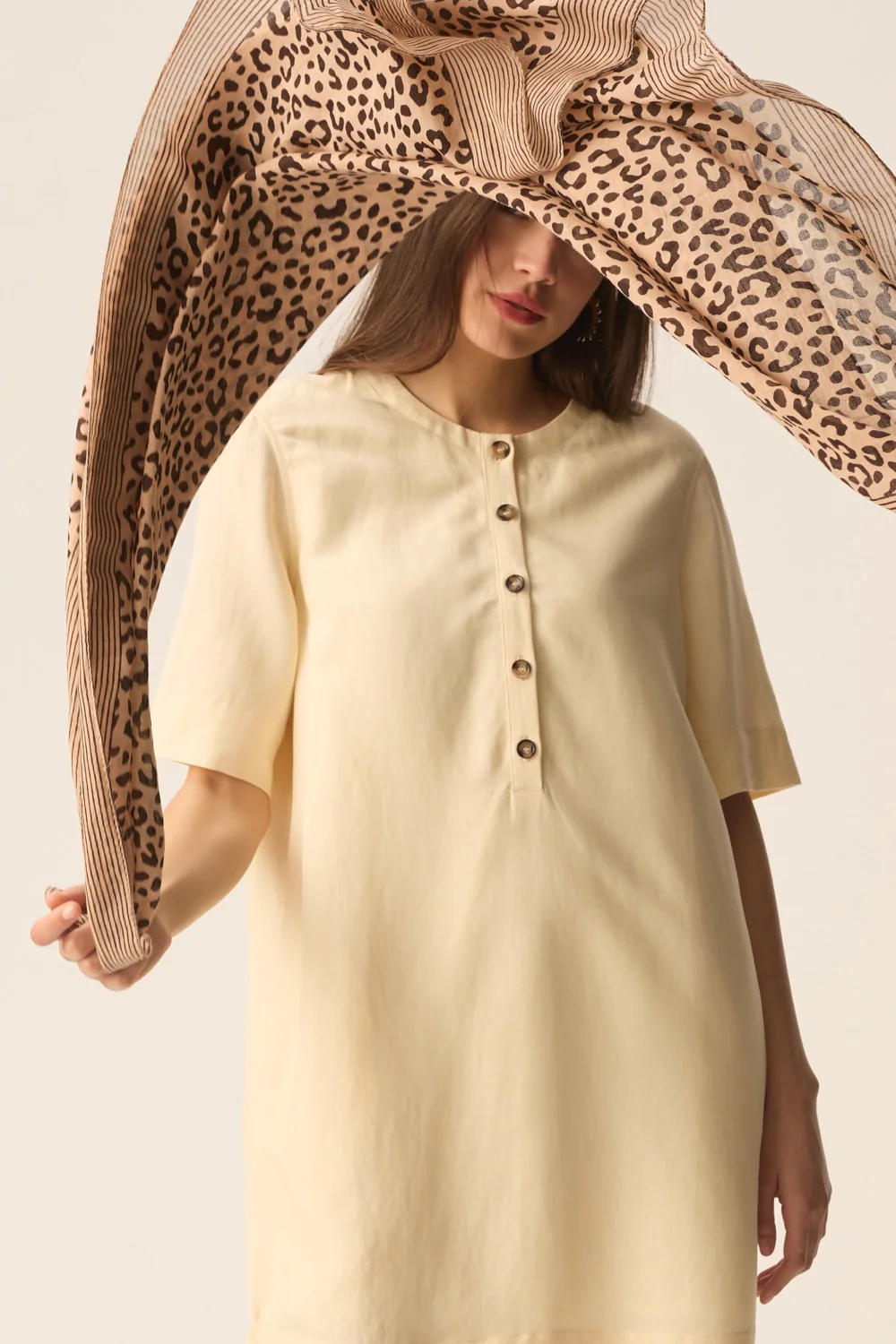 Fular NYMINE print marrón Des Petits Hauts.