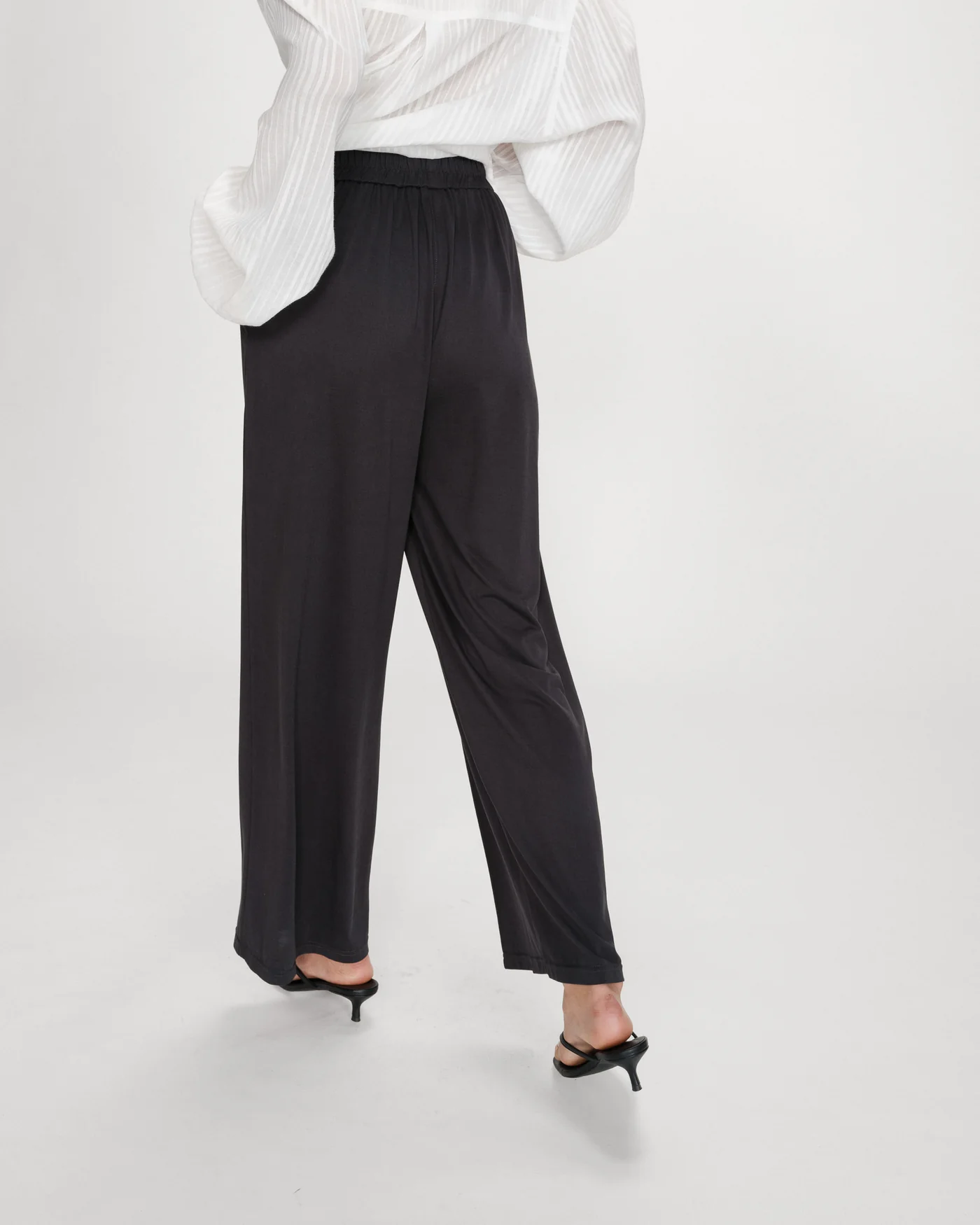 Pantalón PAX carbón Grace & Mila.