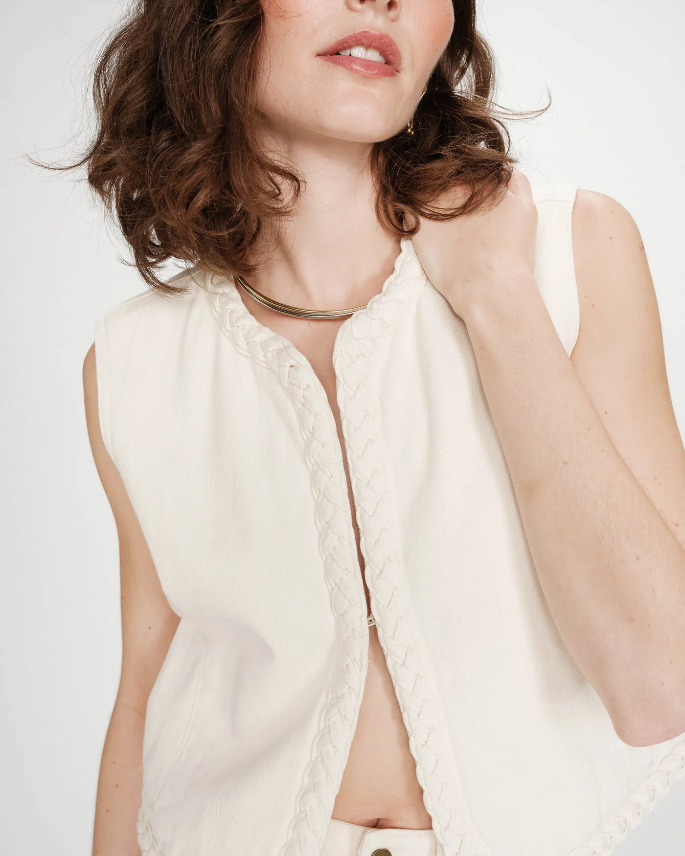 Chaleco VERONA crudo Grace & Mila.