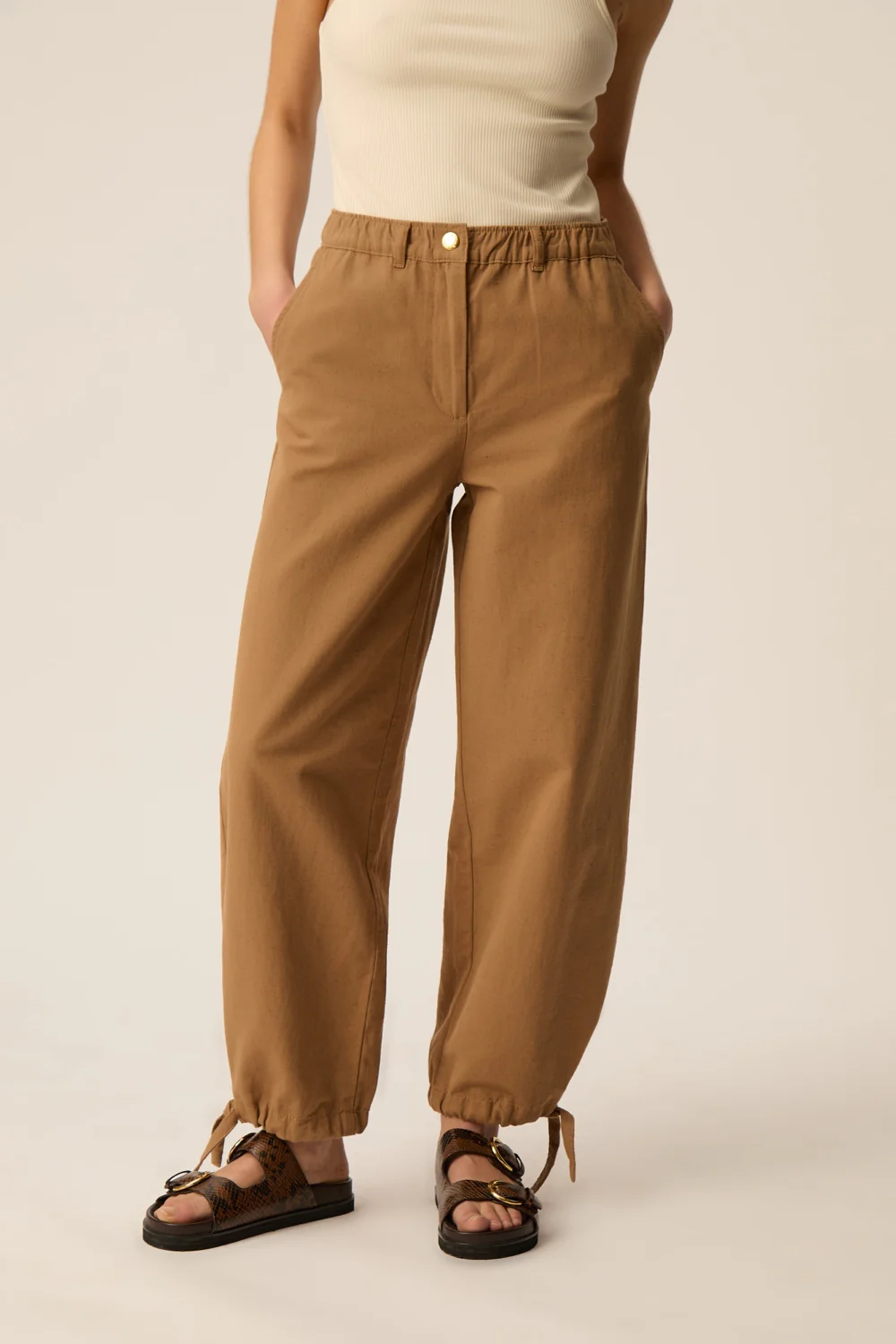 Pantalón YKARIS camel Des Petits Hauts.